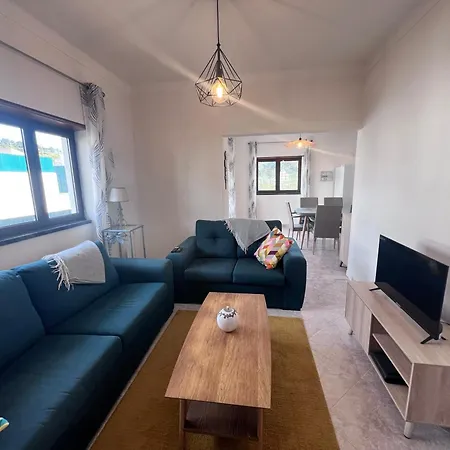 Villa Charming Portuguese With Forested Hill Views