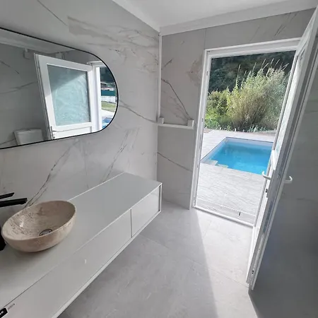 Villa Charming Portuguese With Forested Hill Views